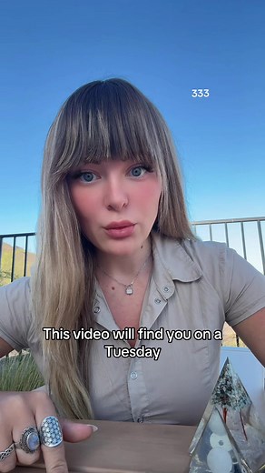 100% meant for you. don’t forget to grab your free seat to my quantum leap masterclass this Friday link in bio 👁️💸🌟 #manifestation #quantumjumping #affirmations #manifestingmethods