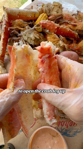 2.4M views · 17K reactions | How to open King Crab perfectly every time  #seafood #crab #crablegs #kingcrab #virał #fypage | Cameron's Seafood Online | Facebook