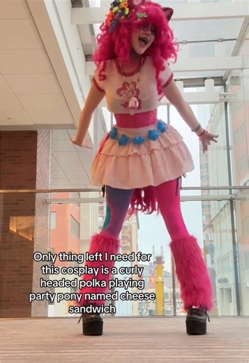 My Little Pony Pinkie Pie Cosplay Transformation