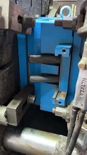 Aluminum alloy die casting #diecastingmachine #aluminumdiecastingmachine #manufacturing #coldchamber