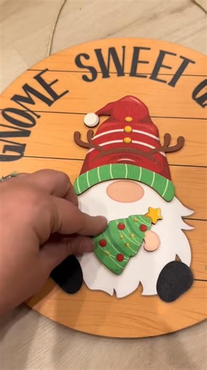 116K views · 426 reactions | From spring blooms to winter magic, transform your entryway in seconds with this handcrafted, interchangeable gnome welcome sign. Made with premium materials for lasting charm, it’s the perfect blend of festive style and thoughtful craftsmanship—bringing seasonal joy to your home all year long and making every guest feel warmly welcomed. | Glitterto | Facebook