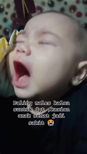 imunisasi itu hak anak,jadi aku juga gamau ambil hak anak untuk sehat, syafakillah sayang 🤗😘🥰 #masyaallahtabarakkallah #bayilucu #sorotandunia