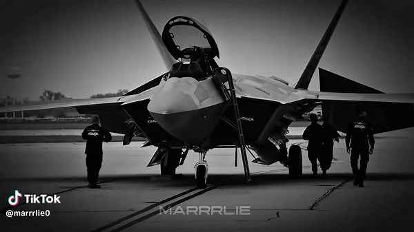 Exploring the F-22 Fighter Jet Experience