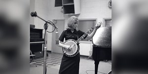 ‘First Lady of the Banjo’: Roni Stoneman dies at 85