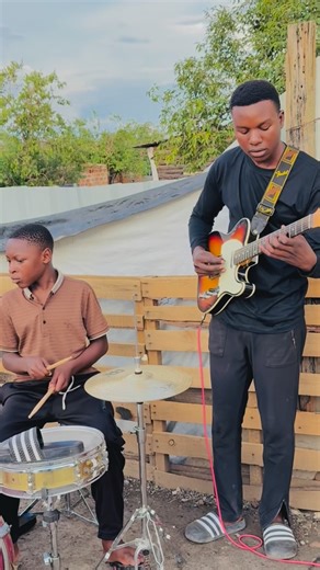 Elijah solo on Instagram: "California guitar Riff 🔥 #california"