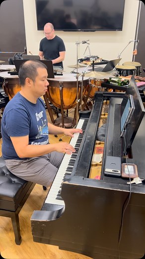 Drilling the fantastic coda from Hagyatek by @bresnickmartin 😈 Who can catch that metric modulation?! We had such a blast working our Bartok Reborn program this week at Wake Forest — can’t wait to share some more fun inside peaks into our rehearsal process! #bartok #chambermusic #bresnick #piano #percussion #wakeforest #music #art | icarus Quartet