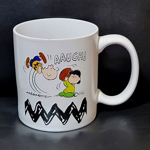 PEANUTS Charlie Brown and Lucy Football "AAUGH!" 20oz Coffee Mug Collectible Cup