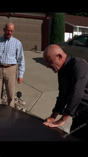 Mike removes the bugs from Walt's house | Breaking Bad S3E4 #shorts