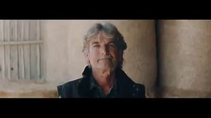 "On nous dit qu’il faut tout emballer parce que c’est plus pratique. On pratique le vrac depuis 30 ans pour lutter contre le suremballage. Bienvenue chez Biocoop. #labionousrassemble" | Biocoop