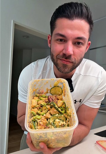 Schneller Sushi-Salat ohne Rollen: Proteinreich & lecker
