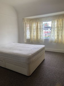 Room for Rent in Timperley in Sharing