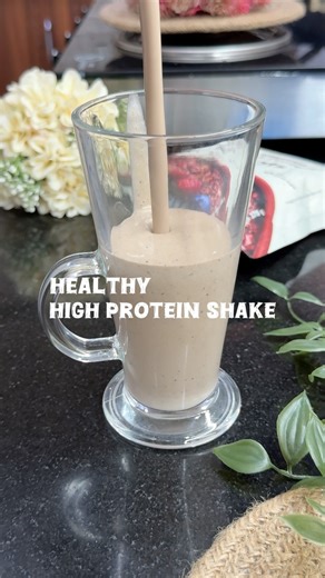Healthy High Protein Shake😍💪🏻 #recipe #shortsviral #healthy #milkshake