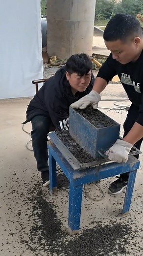 Brick making machine with vibrating table | Zhengzhou Ter Machinery manufacturing co., ltd.