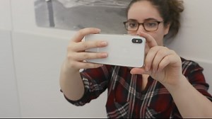 How to minimize risk when sharing photos online