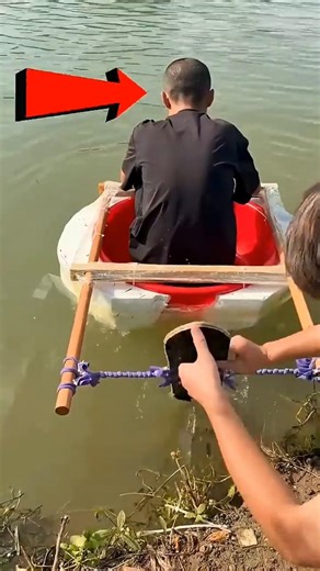 অদ্ভুত ভাসমান যান 🤯 | Floating Plastic Experiment Explained! #facts #mystery #রহস্যময়_দিগন্ত