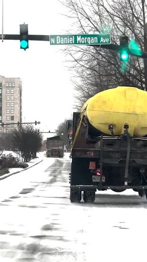 City crews continue to work to clear roadways and apply brine throughout this weekend's winter weather. Travel remains hazardous, and we encourage everyone to please stay off the roads if possible. Those who must travel, please slow down and drive carefully. | City of Spartanburg, SC