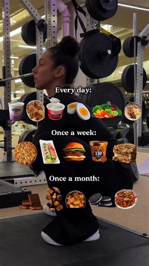 Jay Santana | Fitness Coach on Instagram: "If your goal is body recomp, building muscle, leaning out, and growing a plump peach, this is the way to think about food. Not rules. Not restriction. Just smart structure. 👉🏻 MOST DAYS (your foundation) • Zero-fat Greek yogurt High protein, easy calories, keeps hunger calm. • Chicken breast Lean, reliable, supports muscle growth without guessing. • Low-fat cottage cheese Simple protein, very filling, zero fuss. • Whole eggs Nutrients + protein. A rea