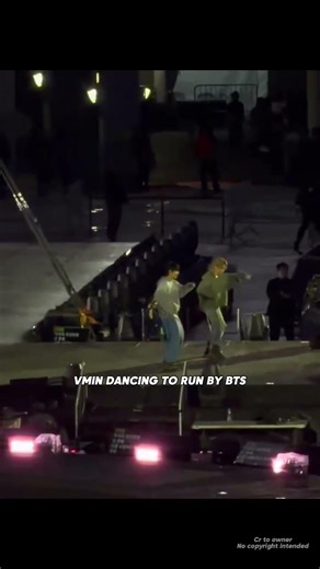 Jimin and Taehyung dancing to run by BTS 🔥