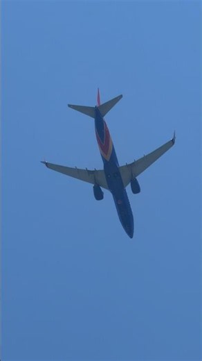 Southwest Airlines Boeing 737-8H4 (WN673, N8554X) departing from ISP Airport to BWI