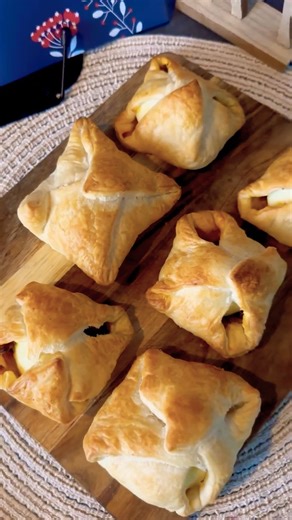 Ever tried this puffs recipe? 🎄 recipe in description