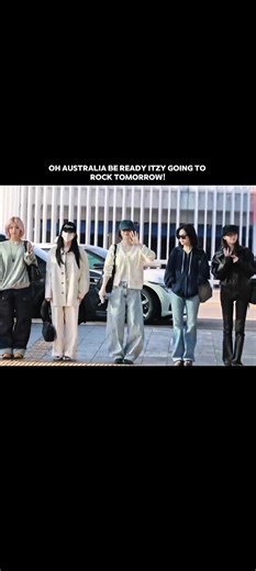 ITZY on the airport heading towards Melbourne kicking their 3rd World Tour! #itzy #itzy_tunnelvision