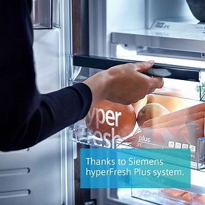 Siemens hyperFresh Plus technology enables you to store different foods in optimal conditions. By selecting the right temperature and humidity for different types of food, hyperFresh Plus can maximize freshness and taste, and reduce food waste. Keep food fresher for twice as long with hyperFresh Plus. https://bit.ly/3yV5To4 | Siemens Home