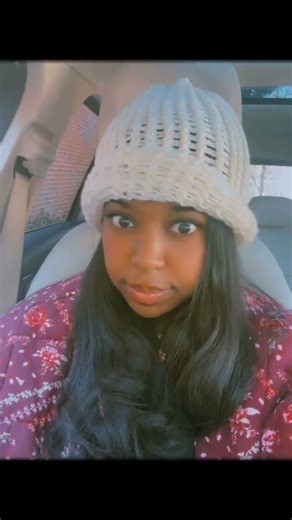 Cream and gold look knit cap complete