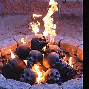 Whoa!!! These skulls are exactly what your fire needs for Halloween. One of the ppl commenting even has options for using one in a fireplace. Get it via my amazon affiliate link --> http://amzn.to/2vNVb0O | Spaceships and Laser Beams