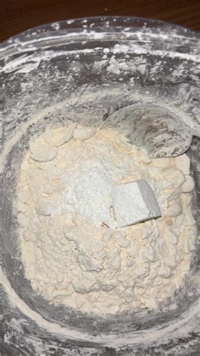 And it still surprises me how we got drama in this community like it’s starch what could possibly be the problem. Thank you guys for 10k i really appreciate it better video coming soon.🎉🎉#fyp #cornstarch #chunks #viral #viral #asmr