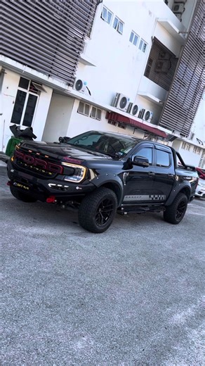 ⸻ 🔥 Another Returning Customer at SKY4x4 🔥 Always a pleasure to welcome a returning customer back to SKY4x4! This time, we upgraded his Ford Ranger with a full HAMER setup, giving it a tougher look and enhanced functionality 💪 🔧 Upgrade List: \t•\t🛡 Hamer Atlas Series Front Bumper – aggressive styling with solid protection \t•\t🛡 Hamer Nova Series Rear Bumper – rugged and practical design \t•\t👣 Hamer Shadow Series Side Steps – easier access with a sleek finish A complete HAMER build — cl