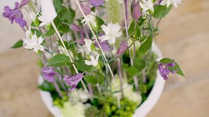 David shows a simple and effective way to create a nice flower arrangement with some fun details.... Using a nice collection of flowers it becomes easy to create.... Inspire yourself and others. | We all are the FlowerFactor.