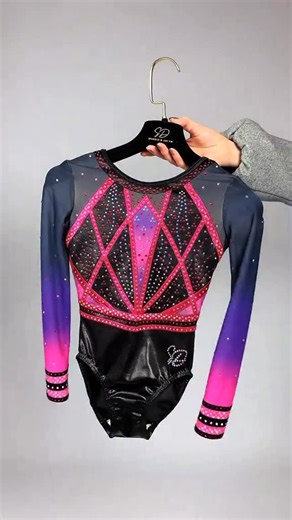 Sparkle & Dream on Instagram: "🇳🇱🇧🇪 Wie zegt dat je maar één favoriet kunt hebben? Ariana zwart-roze-paars, Ariana rood-zwart, Febe copper, Febe groen – ze zijn allemaal wauw! ✨ 🇬🇧🇺🇸 Who says you can only have one favorite? Ariana black-pink-purple, Ariana red-black, Febe copper, Febe green – they’re all wow! ✨ 🇩🇪🇦🇹 Wer sagt, dass man nur einen Favoriten haben kann? Ariana schwarz-pink-lila, Ariana rot-schwarz, Febe Kupfer, Febe Grün – alle sind einfach wow! ✨ 🇫🇷🇧🇪 Qui a dit qu’o