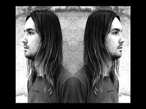 Mark Ronson - Daffodils [feat. Kevin Parker of Tame Impala] (2015)