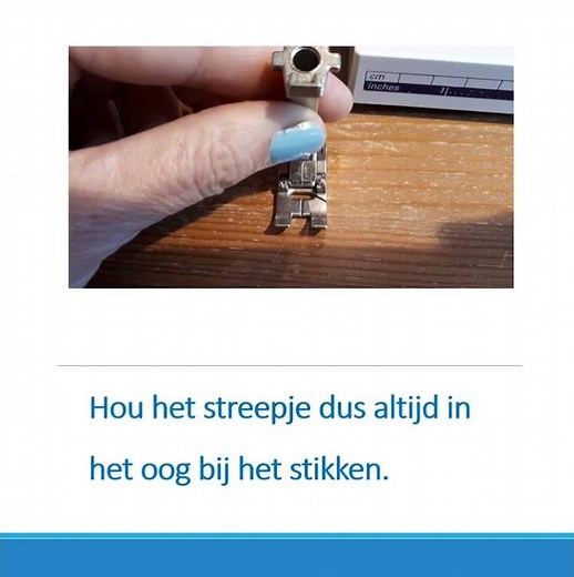 Waarvoor dient het streepje op je naaivoet? Gebruik het bij het stikken. Zo stik je mooi recht!