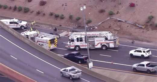 Lanes reopen after deadly crash restricts traffic on Loop 202 Red Mountain near Gilbert Road