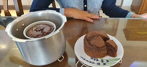 Chocolate Cake In Pressure Cooker - 5 minute effort recipe! Without OTG or Oven Cake Recipe! | 5 minute Veg Recipes
