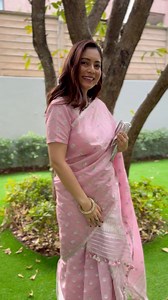 192K views · 1.9K reactions | Mekhela Sadors are so comfortable & easy to wear 勺 Word this stunning piece from my wardrobe in Hua Hin 懶#abhishrutibezbaruah #musician #iwearhandloom #mekhelasador | Abhishruti | Facebook