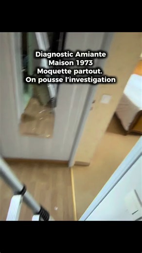 Amiante sous le sol : ce qu'on trouve sous la moquette d'une maison de 1973