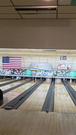 One Strike A Day #413 BallUsed:Zen ☮️🕊💠 #twohandedbowling #bowlingtiktok #stormnation #bowlingwithkb