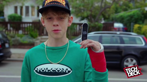 TECH DECK Performance Series, Shred Pyramid Set with Metal Rail and Exclusive Blind Fingerboard, Made with Real Wood, Kids Toy for Boys and Girls Ages 6 and up