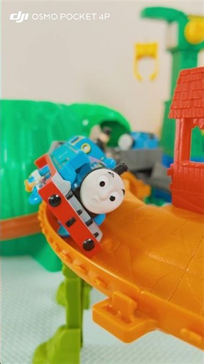 トーマスのジェットコースター🎢落ちずにいける？