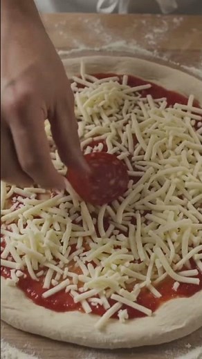 🍕 Easy Homemade Pepperoni Pizza Recipe #pizzalover #homemadepizza #easyrecipe