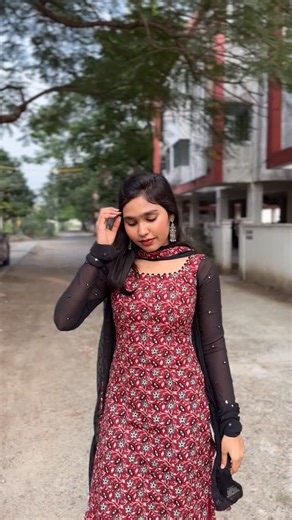 Spoya.in on Instagram: "Comment "price" for more details♥️ Code no. SP257✨RASHI Model: Cotton and georgette clubbed kurti set FULLY STITCHED WITH LINING ✅ SLEEVES CAN BE CUSTOMISED 🫶🏻 Online payment only ✨Fabric : Cotton and georgette Back zip and knot attached ✅ Length of the kurti - 42 inches Front neck - 5 in deep (can be customised) Back neck - 8 in deep (can be customised) Available size : XXS (bust size: 32 in) XS (bust size: 34 in) S (bust size: 36 in) M (bust size: 38 in) L (bust size: