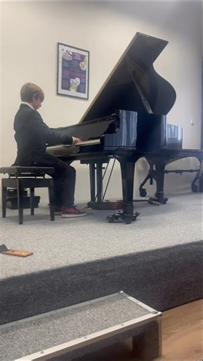 A Naughty Wreath Shell. Akira Miyoshi