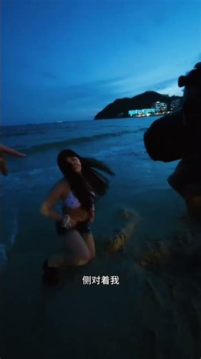 Seaside Serendipity: Random Encounters in Photos