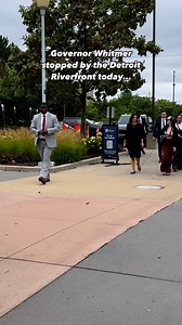 Everyone knows the Detroit Riverfront is a great place to meet up and connect with the community! So we weren’t too surprised to see Governor Whitmer stop by to chat with people as they enjoyed their day at Cullen Plaza. Thanks for hanging out with us Governor Whitmer! | Detroit Riverfront