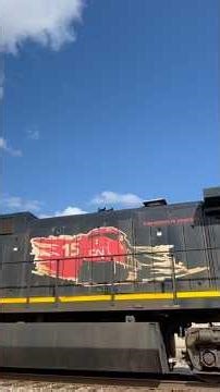 Cn wb cn M399 with cn 2113 15th anniversary unit C40-8/ dash 8 September 4,2025