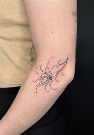 Fine Line Floral Tattoos: Delicate Designs Inspired by Nature