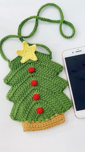 11K views · 86 reactions | Crochet Christmas tree bag  #crochet #amigurumi #handmade #howto #Christmas #yarnlove #crochetbag #cute #diy #crocheting #handcrafted #crochetlove #decoration #bag #reels #reelsfb #crochetchristmas #christmastree #crocheters #crochetchristmastree | Crochet Nature | Facebook