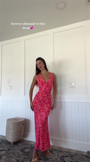Orange florals just glow in the sun. #dress #maxidress #weddingguestdress #outfit #summervibe #fashiontiktok #trendingnow #vibes #fyp #vacationvibes